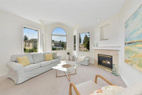 6243 Tayler Crt, Victoria, BC, V8Z7K6 | Card Image