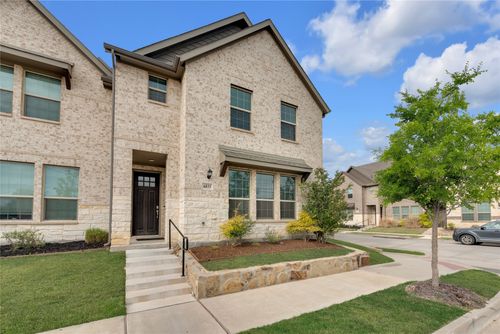 6833 Andrew Dr, North Richland Hills, TX, 76180-2107 | Card Image