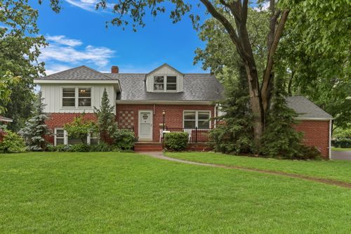 201 Junior Ave, Grayslake, IL, 60030-2326 | Card Image