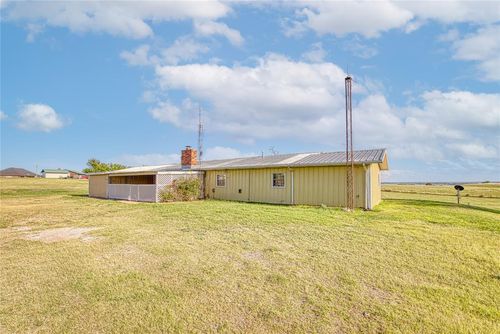 21281 E 987 Rd, Foss, OK, 73647-4700 | Card Image