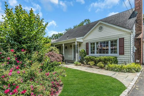 13 The Promenade, Glen Head, NY, 11545-1738 | Card Image