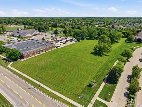 57750 Van Dyke Rd, Washington Township, MI, 48094-2878 | Card Image