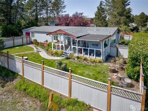 1325 213th Pl, Ocean Park, WA, 98640-3221 | Card Image