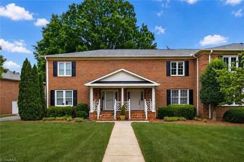 889 Brookleigh Court, Winston Salem, NC, 27104 | Card Image