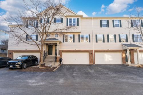 247 Evergreen Cir, Gilberts, IL, 60136-4049 | Card Image