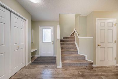 216 Cougar Ridge Dr Sw, House detached with 3 bedrooms, 2 bathrooms and 4 parking in Calgary AB | Image 3