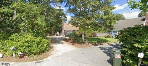28 Janice Ln, Hyannis, MA, 02601-4432 | Card Image