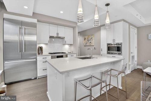 apt-203-8302 Woodmont Ave, BETHESDA, MD, 20814-2792 | Card Image