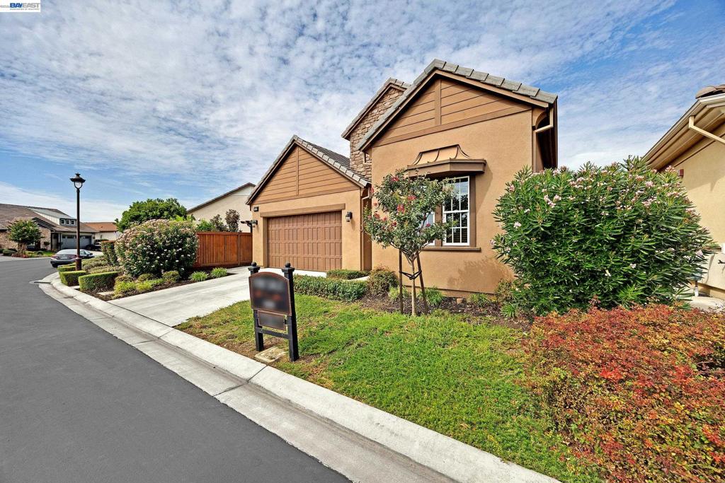 Residential in Brentwood 2