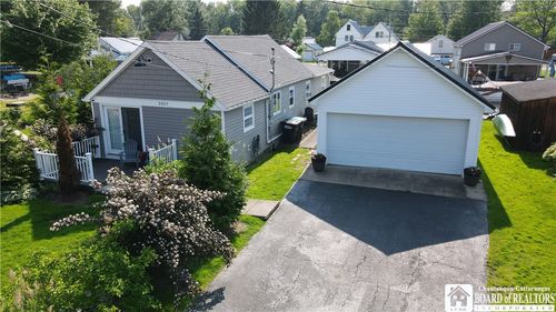 2427 Lakeside Dr, Ashville, NY, 14710-9719 | Card Image