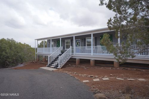 2576 W Roberts Rd, Ash Fork, AZ, 86320-1342 | Card Image