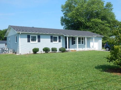205 Chapel Dr, Mc Minnville, TN, 37110-1103 | Card Image