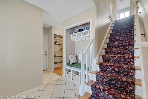 19071 Coachwood Rd, Riverview, MI, 48193-7805 | Card Image