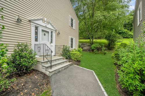 392 Carrollwood Dr, Tarrytown, NY, 10591-5213 | Card Image