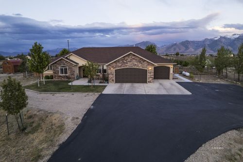 705 Spring Creek Pkwy, Spring Creek, NV, 89815-6123 | Card Image