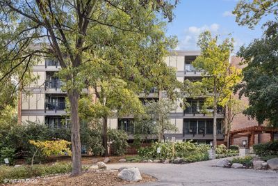 5G - 5900 Oakwood Drive, Condo with 1 bedrooms, 1 bathrooms and 1 parking in Lisle IL | Image 1