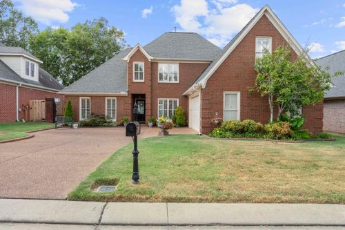621 Warwick Oaks Ln W, Collierville, TN, 38017-7333 | Card Image