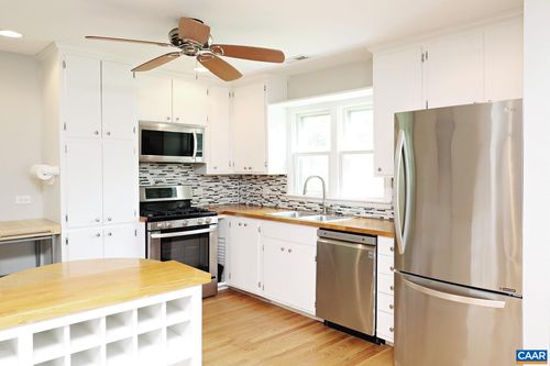 231 Stribling Ave, CHARLOTTESVILLE, VA, 22903-2942 | Card Image