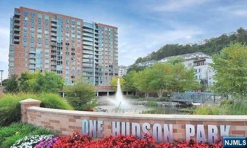 1026 Hudson Park, Edgewater, NJ, 07020-1569 | Card Image
