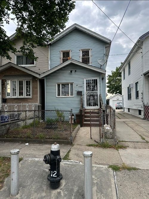 91 121st St, Richmond Hill, NY, 11418-3227 | Card Image