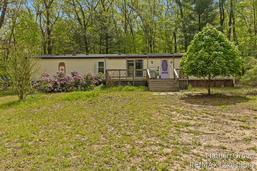 957 Maple Street, Pullman, MI, 49450 | Card Image
