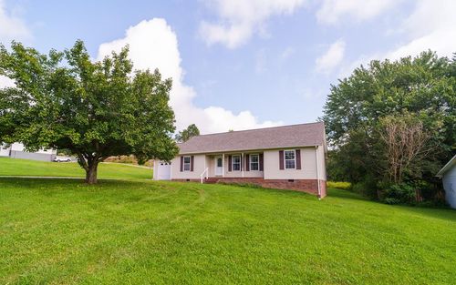 1051 Johnnie Bud Ln, Cookeville, TN, 38501-9382 | Card Image