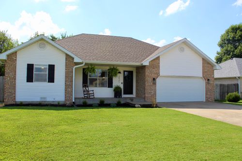 2921 S Grant Ave, Bolivar, MO, 65613-2592 | Card Image