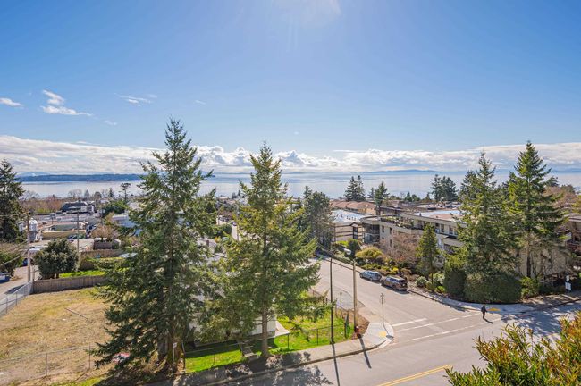 203 - 15165 Thrift Avenue, Condo with 2 bedrooms, 2 bathrooms and 1 parking in White Rock BC | Image 33
