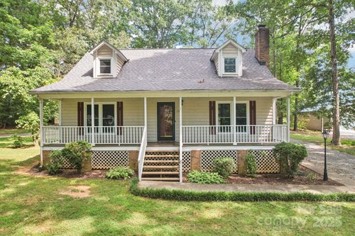 7702 Surry Ln, Indian Trail, NC, 28079-7756 | Card Image