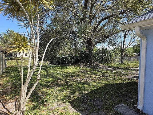 1817 Sw Leafy Rd, House other with 3 bedrooms, 2 bathrooms and null parking in Port St. Lucie FL | Image 39