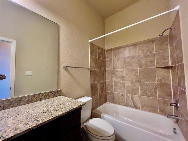 Bathroom 3 | Image 14