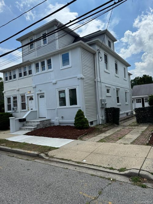 44 Lewis Ave, New Hyde Park, NY, 11040-4864 | Card Image