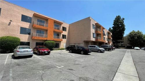 219-6815 Remmet Ave, Canoga Park, CA, 91303-2708 | Card Image