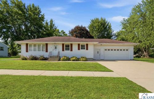 16 W Minnesota Avenue, Minnesota Lake, MN, 56068 | Card Image