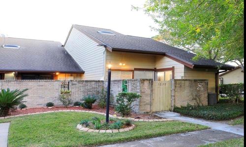 12552 Newbrook Dr, Houston, TX, 77072-3914 | Card Image