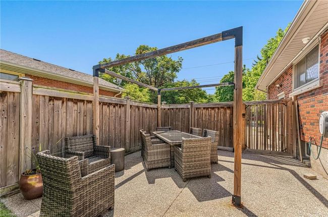 63 W 25 Th St, House other with 4 bedrooms, 1 bathrooms and 4 parking in Hamilton ON | Image 39