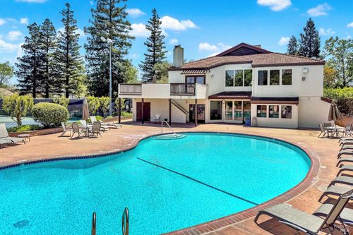 apt-215-21100 Gary Dr, Castro Valley, CA, 94546-6109 | Card Image