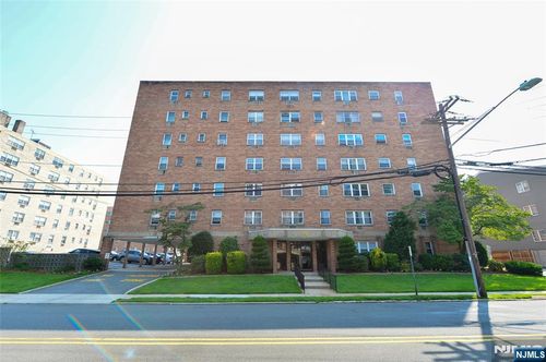 25 Jefferson St, Hackensack, NJ, 07601-5008 | Card Image