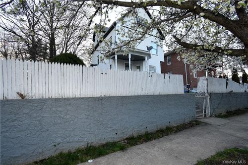 10 Pratt Ave, Mount Vernon, NY, 10550-4821 | Card Image