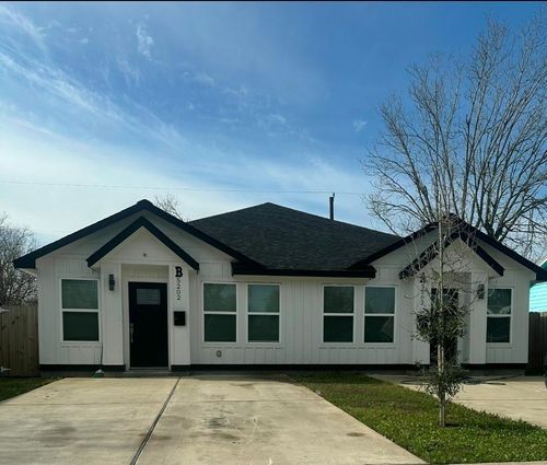 b-5202 Northridge Dr, Houston, TX, 77033-2947 | Card Image