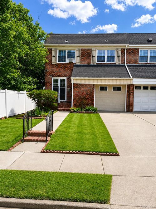 12508 Defoe St, Springfield Gardens, NY, 11413-1433 | Card Image