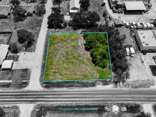 311 E Clark Street, Bartlett, TX, 76511 | Card Image