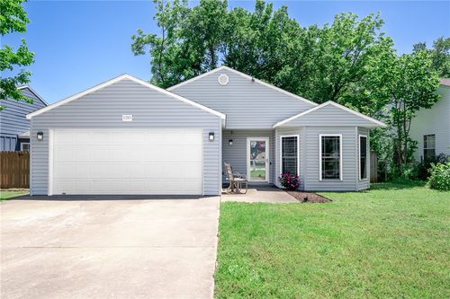 1210 Spring St, Bentonville, AR, 72712-3721 | Card Image