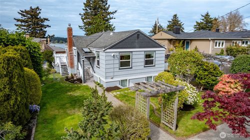 2010 9th Street, Anacortes, WA, 98221 | Card Image