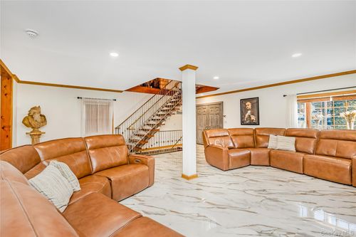 47-56 Glenwood St, Little Neck, NY, 11362 | Card Image