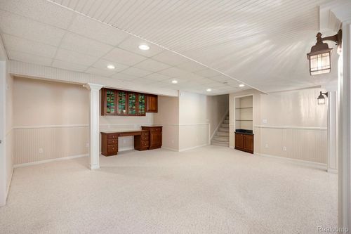 17836 Country Club Dr, Macomb, MI, 48042-1165 | Card Image