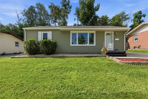 3633 Bel Air Dr Se, Cedar Rapids, IA, 52403-3731 | Card Image
