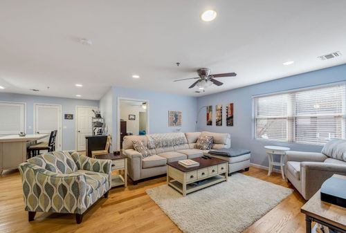 apt-402-135 38th St, Union City, NJ, 07087-6093 | Card Image