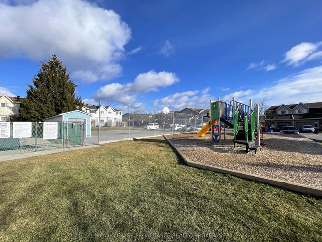823 Datzell Lane, Condo with 3 bedrooms, 2 bathrooms and 1 parking in Kingston ON | Image 30