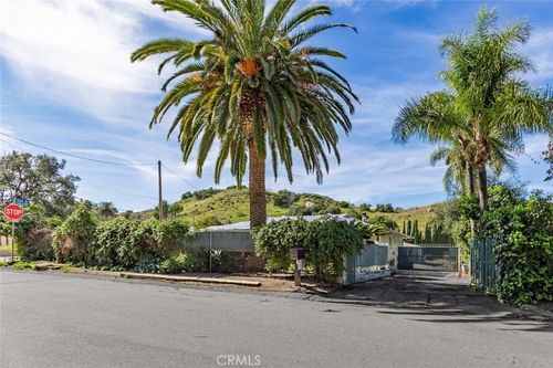 9711 Wheatland Ave, Sunland, CA, 91040 | Card Image